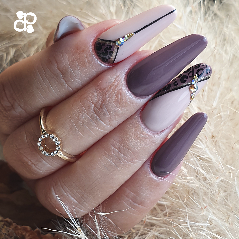 Gel Polish Toont Simpaty